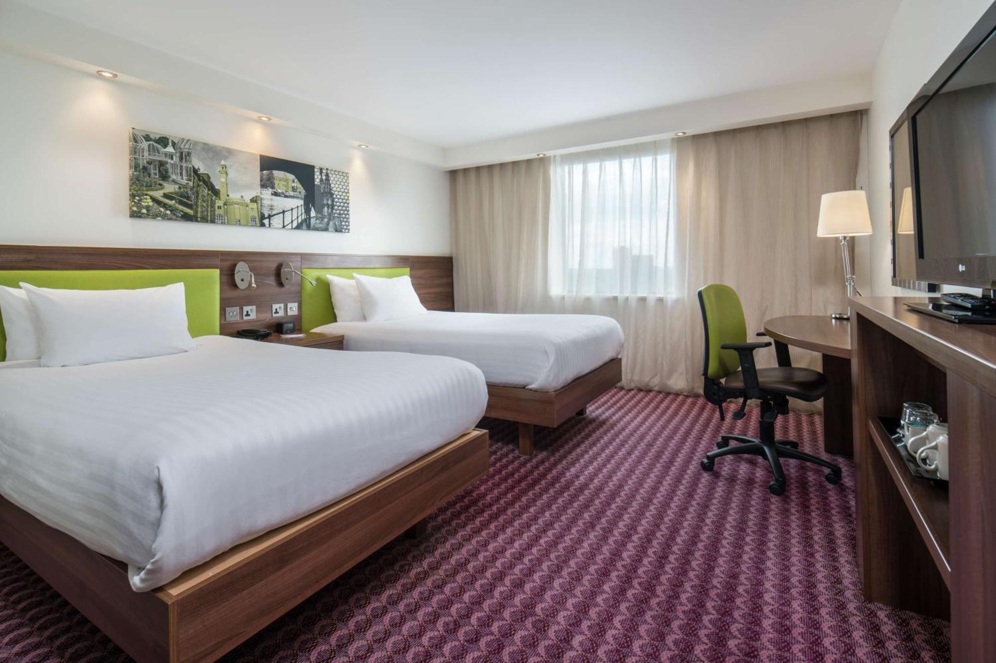 Hampton By Hilton Birmingham Broad Street Hotel Ngoại thất bức ảnh