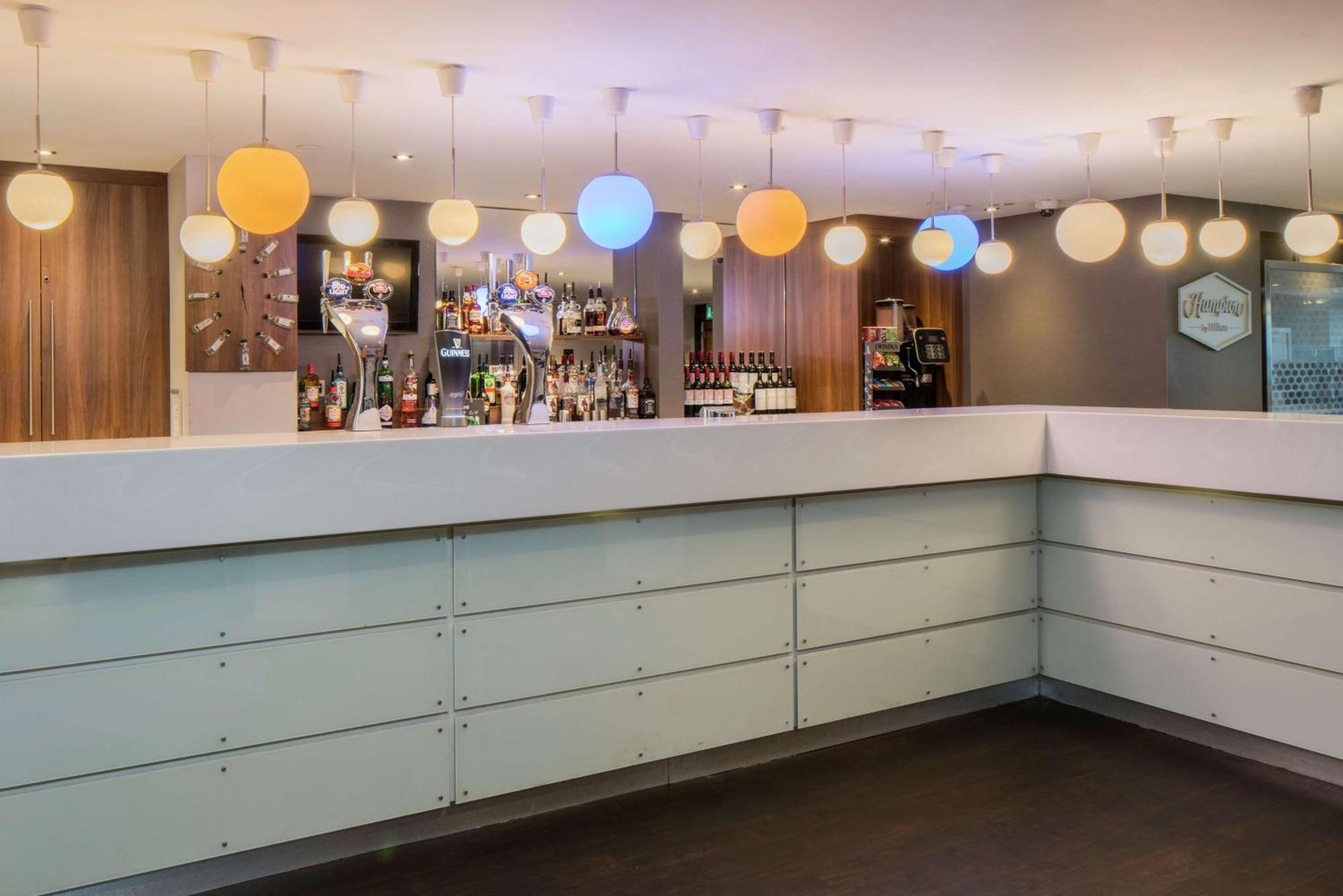 Hampton By Hilton Birmingham Broad Street Hotel Ngoại thất bức ảnh