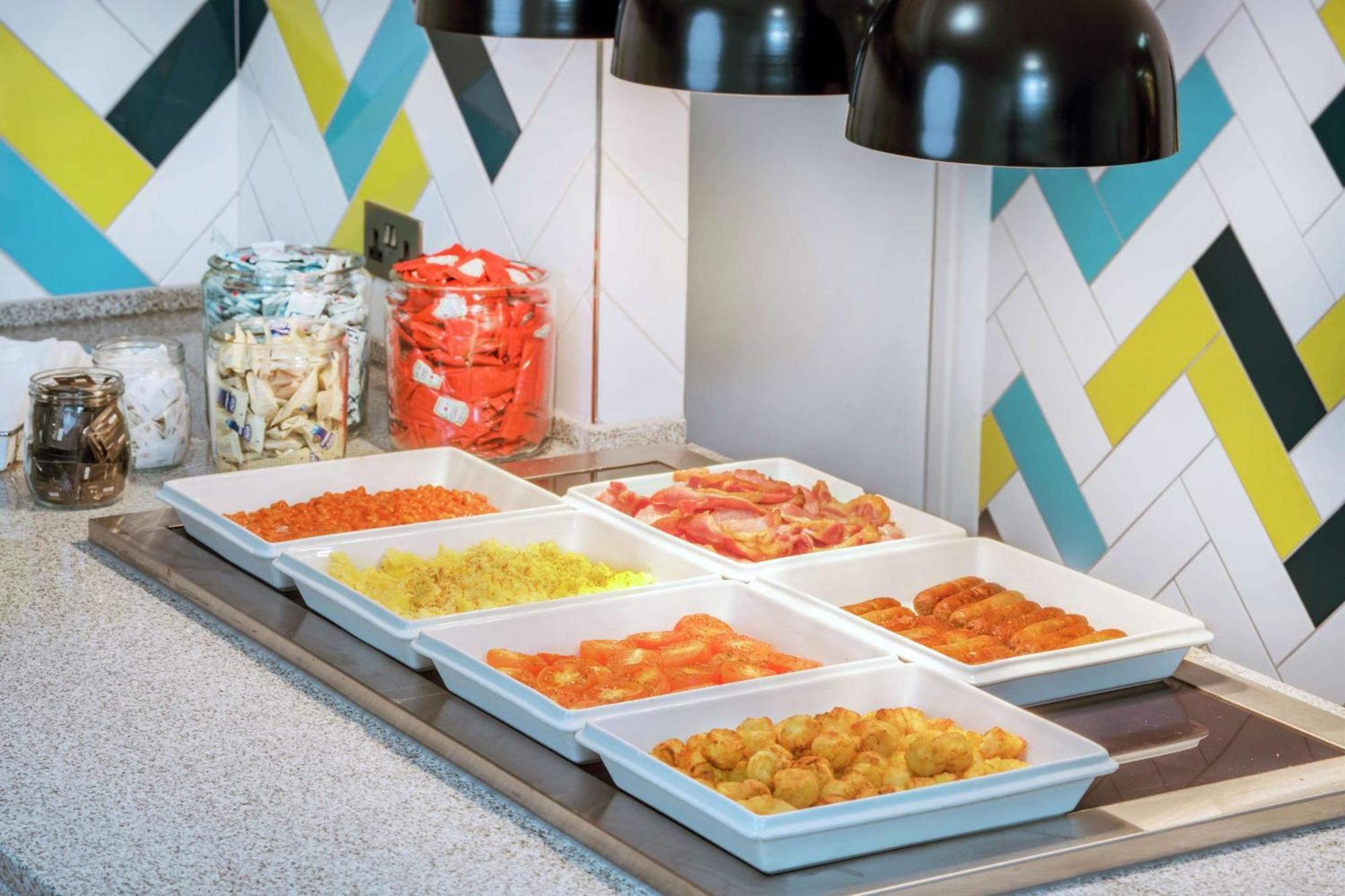 Hampton By Hilton Birmingham Broad Street Hotel Ngoại thất bức ảnh